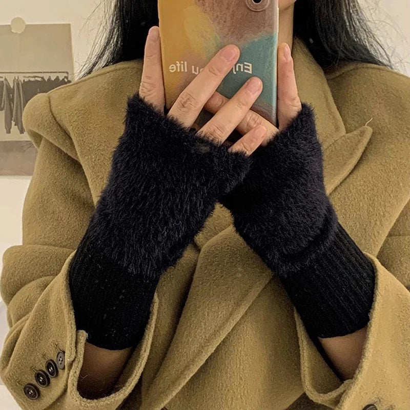 Women's Plush Fingerless Gloves

